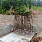 चिरुवा खोलामा निर्माण हुँदै गरेको लखन खहरे हुँदै श्री ज्ञान मन्दिर आधारभूत विद्यालय जोड्ने पक्की पुल ।